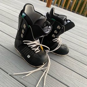 Burton size 8 snowboarding boots